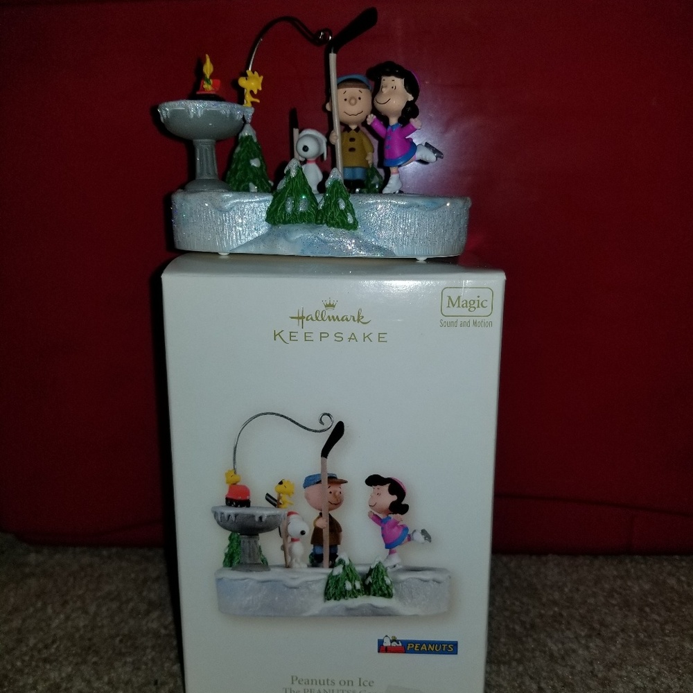 Hallmark 2008 Peanuts on ice Ornament